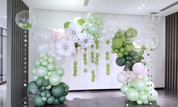 What are the trends for balloon arch kit in the next few years?